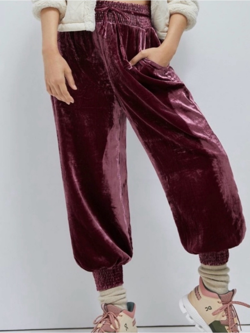 Anthropologie Gloria Velvet Joggers Size‎ Small Pull On Stretchy Burgundy
